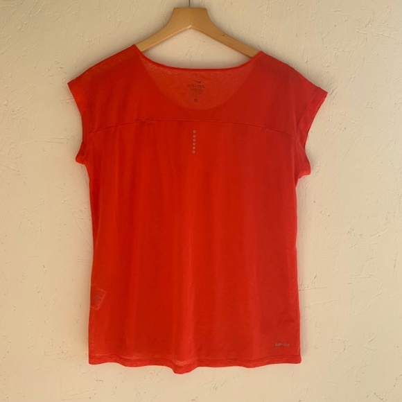 Nike Workout Shirt - Picture 6 of 6